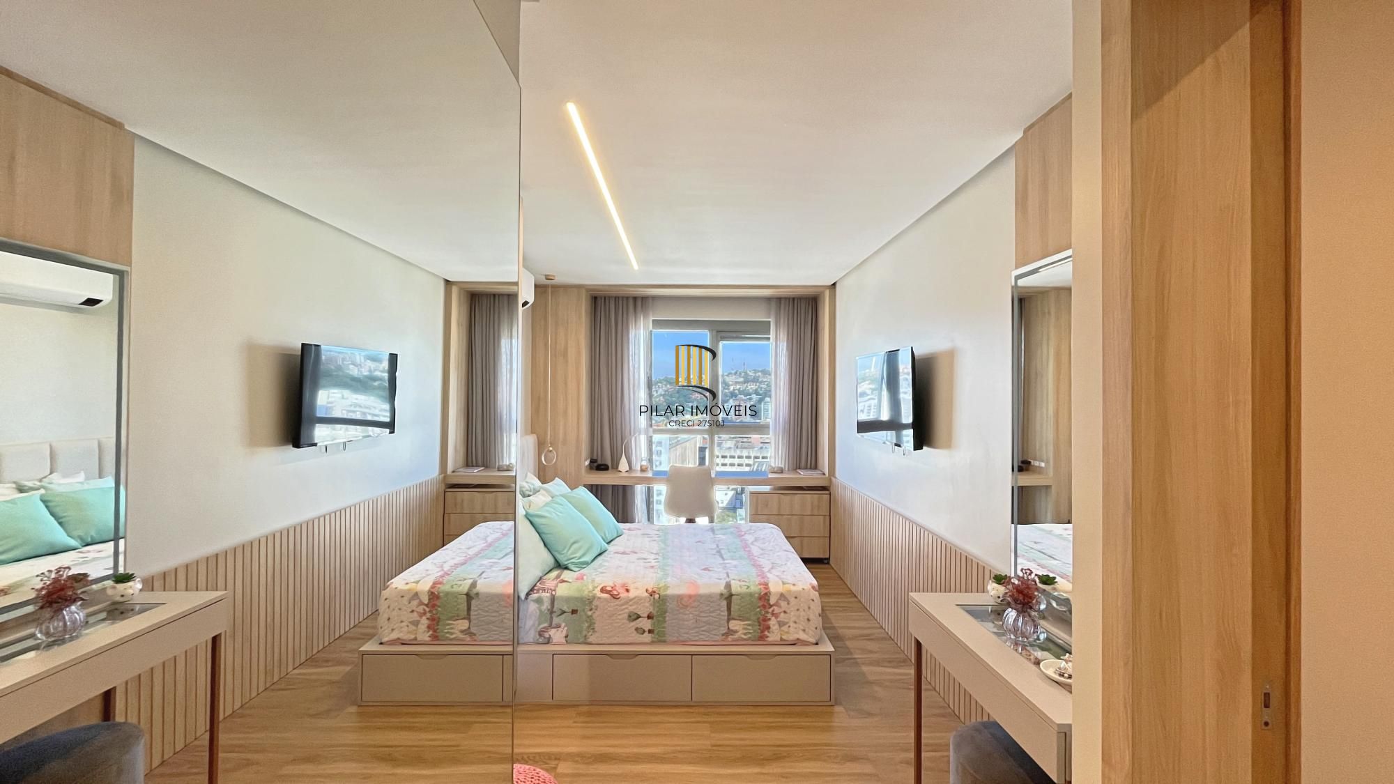 Duplex, mobiliado, andar alto de 2 dormitórios; 2 vagas