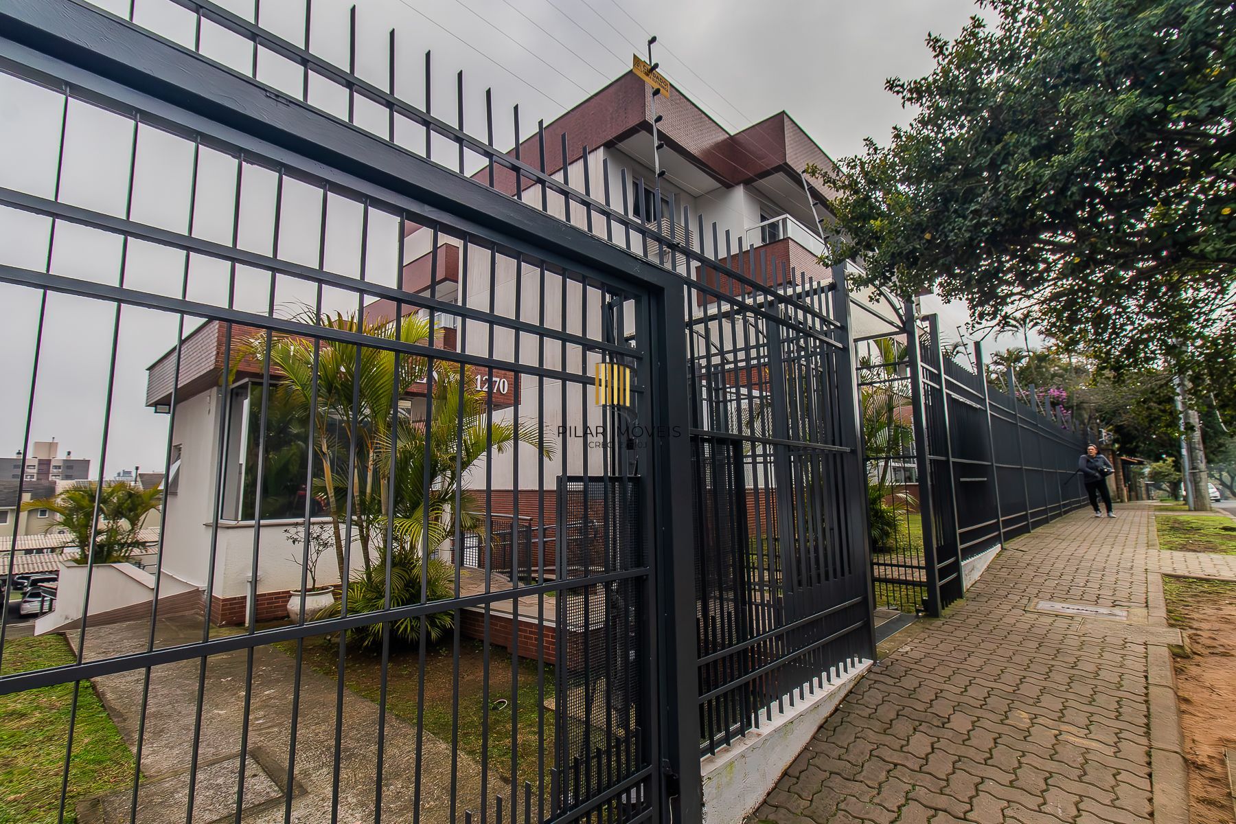 APARTAMENTO COBERTURA - 2 DORMS - 2 VAGAS - 166,21 m² - TRISTEZA