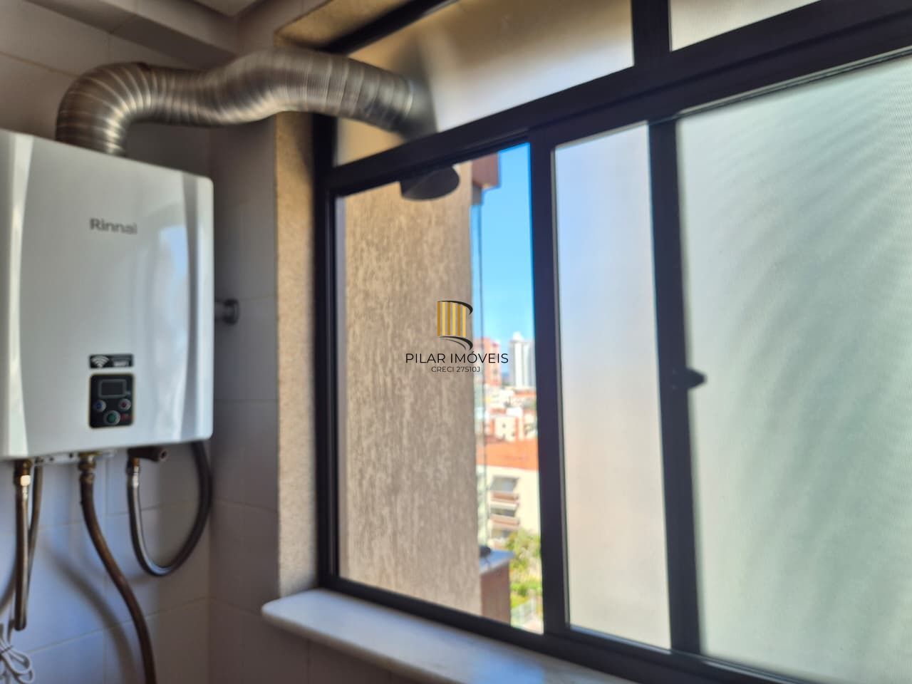 3Dormitórios com 99,80m privativos.