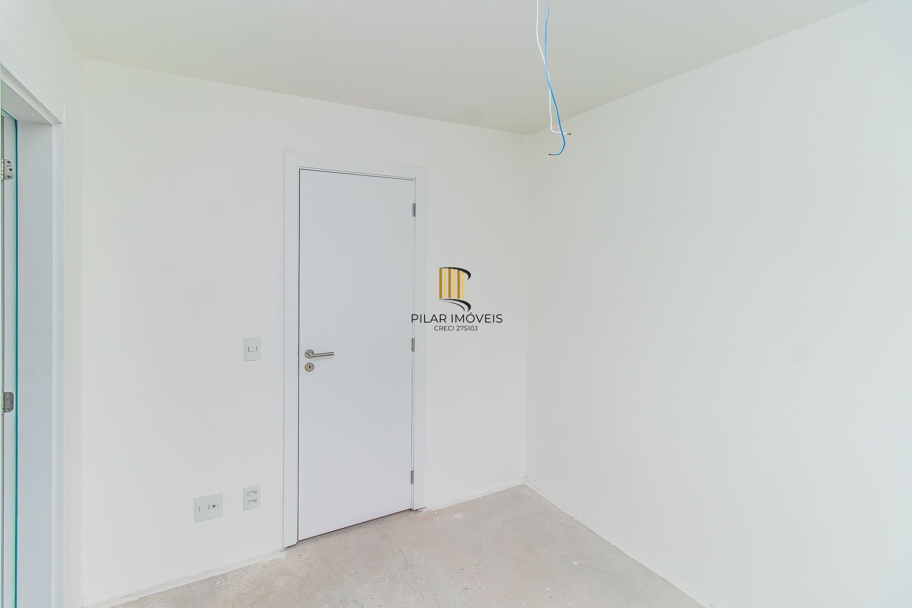 APARTAMENTO 2 D (um suíte) 80,45m² - 1 vaga simples descoberta- MENINO DEUS