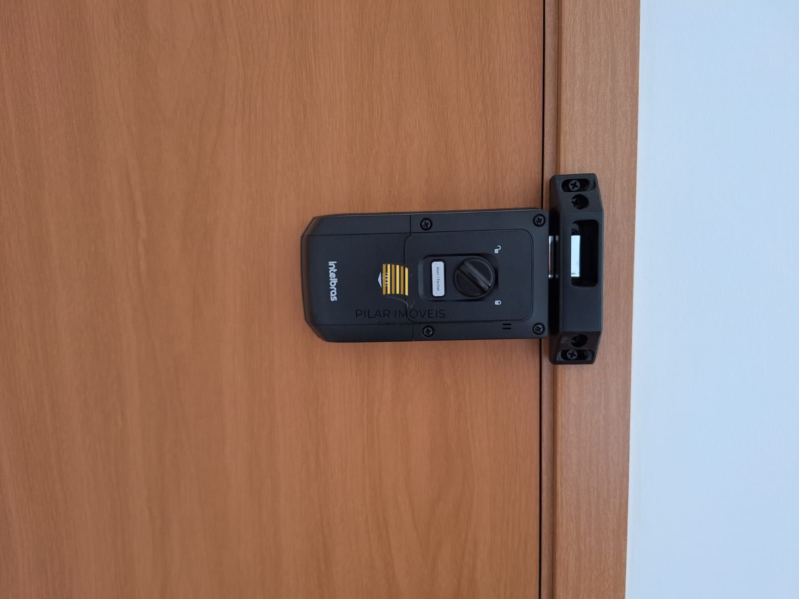 Apartamento 02 dormitorios com estacionamento privativo