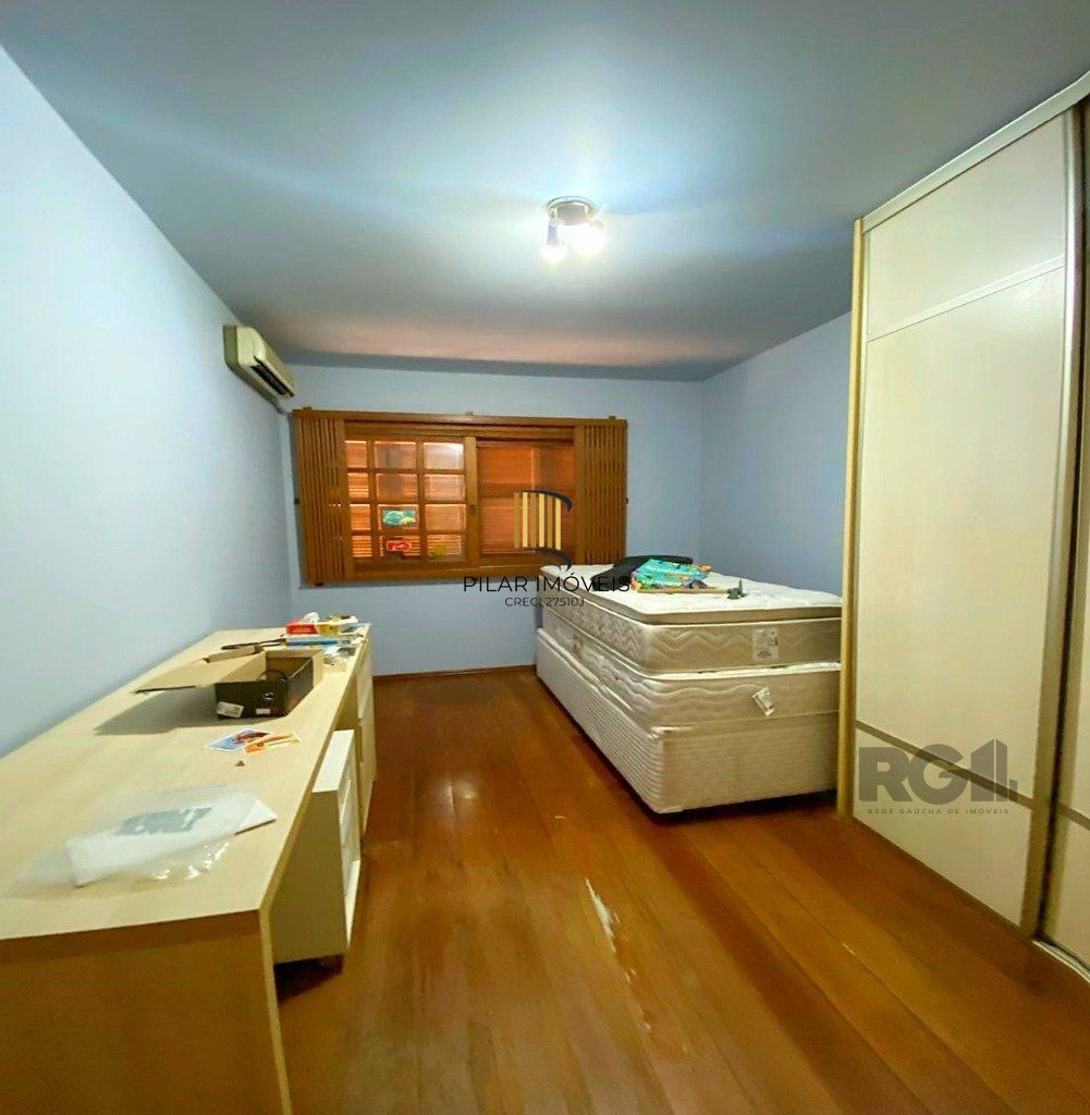 CASA - 4 dorms. -  3 vagas - 254,79 m² - SANTA TEREZA