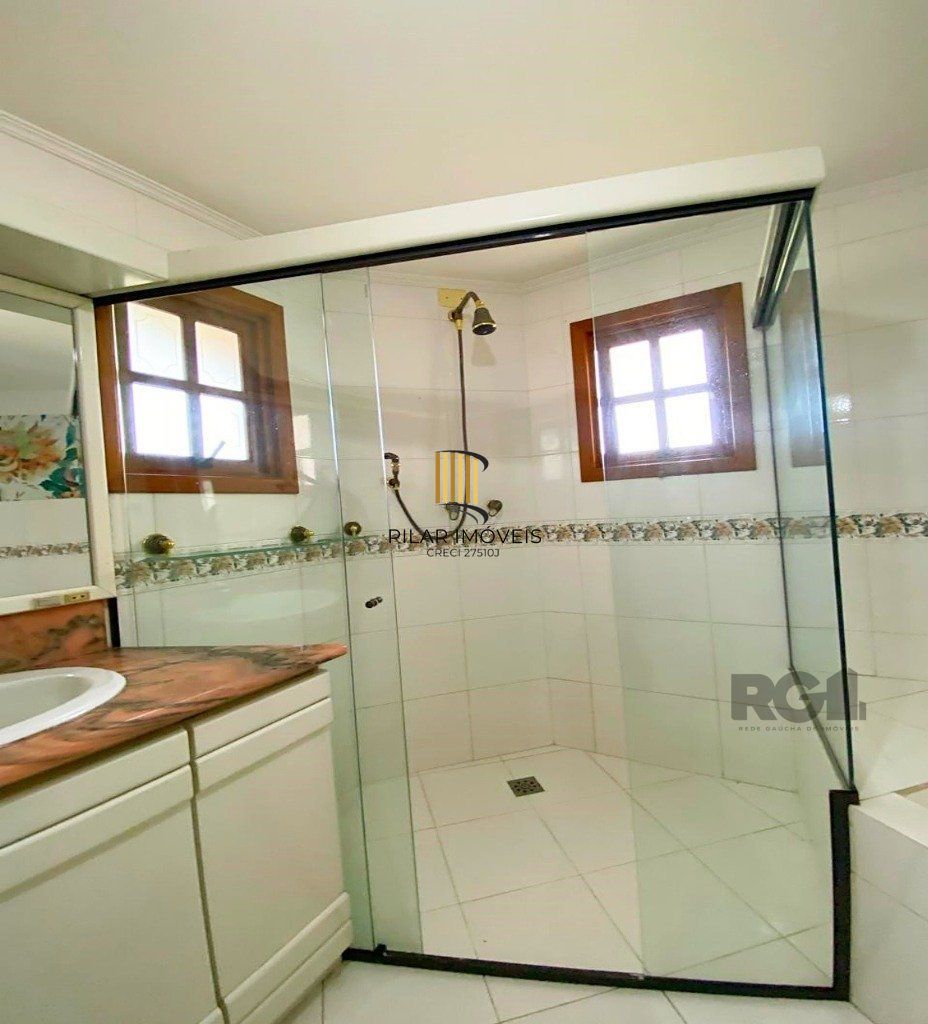CASA - 4 dorms. -  3 vagas - 254,79 m² - SANTA TEREZA