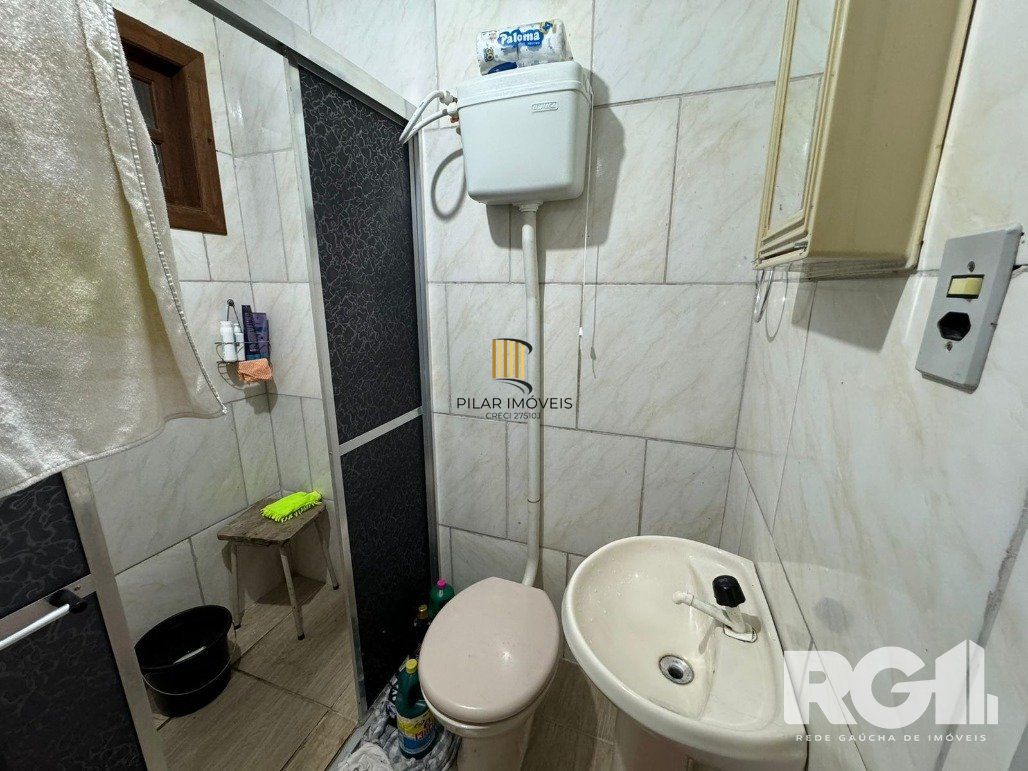 Casa 2 dormitórios no bairro Itapuã
