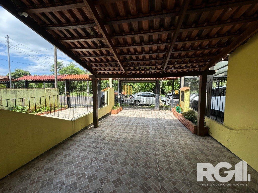 Casa 2 dormitórios no bairro Hípica