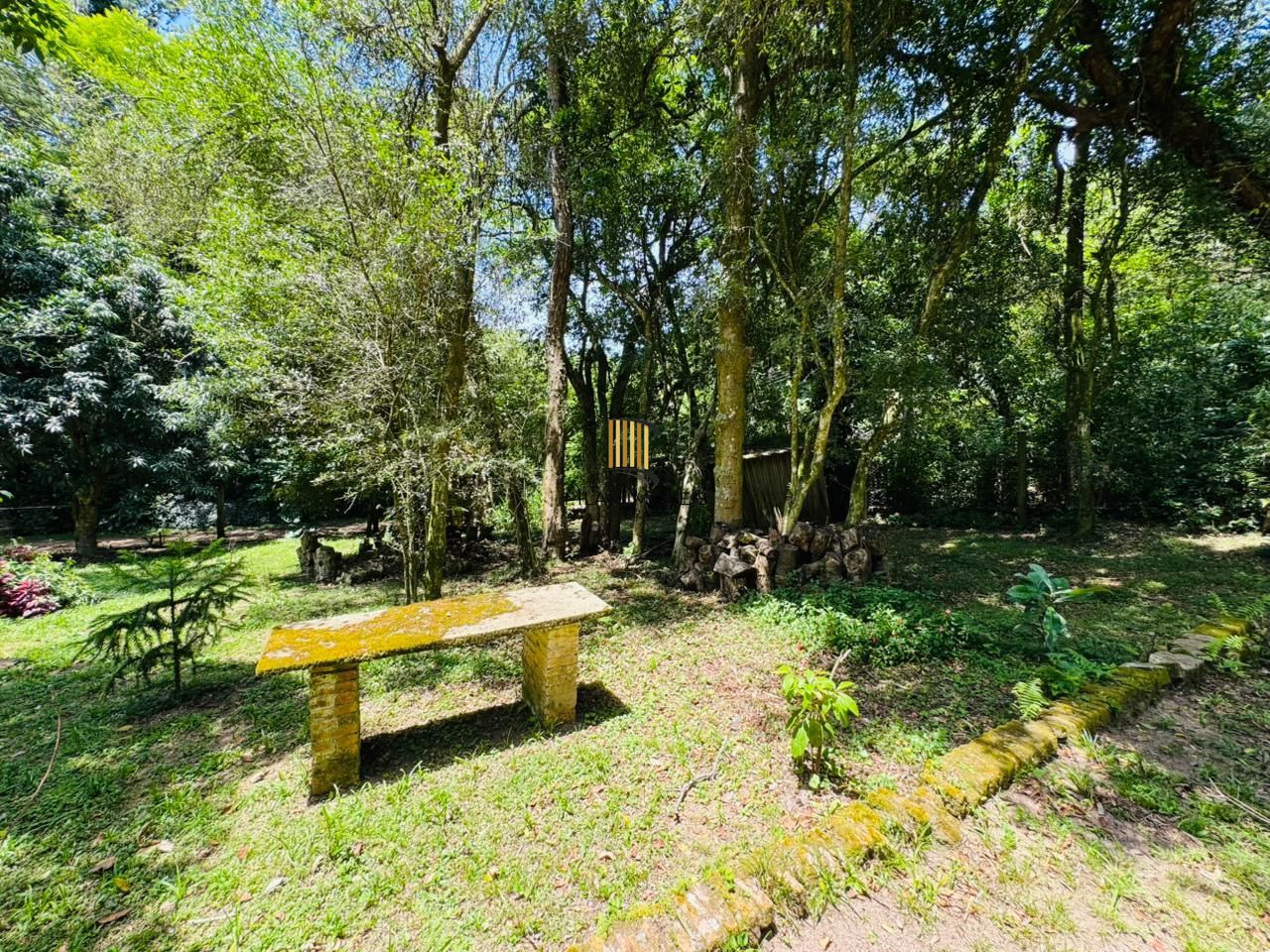 Sítio à venda na Estrada das Quirinas