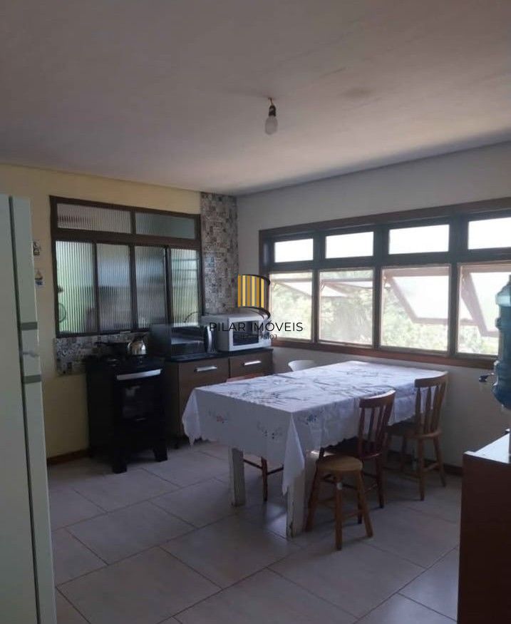 Casa 3 dormitórios no bairro Esmeralda