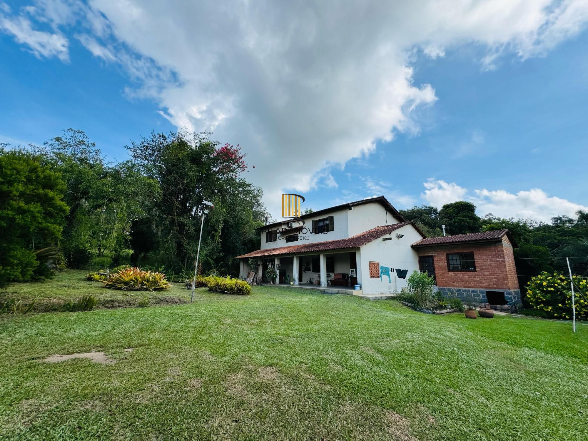 Sítio 3 dormitórios no bairro Lomba do Pinheiro