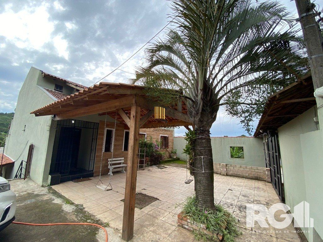 Casa 3 dormitórios no bairro Hípica