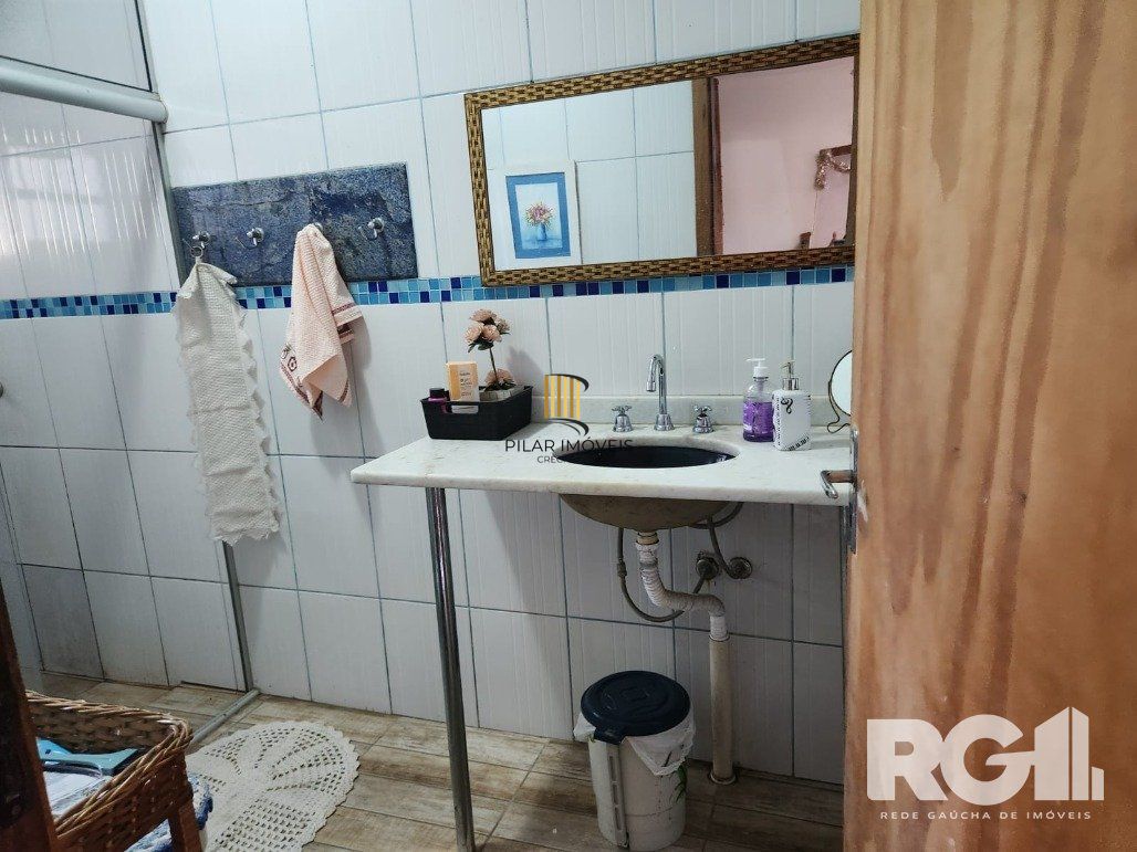 Sobrado 4 dormitórios no bairro Lageado