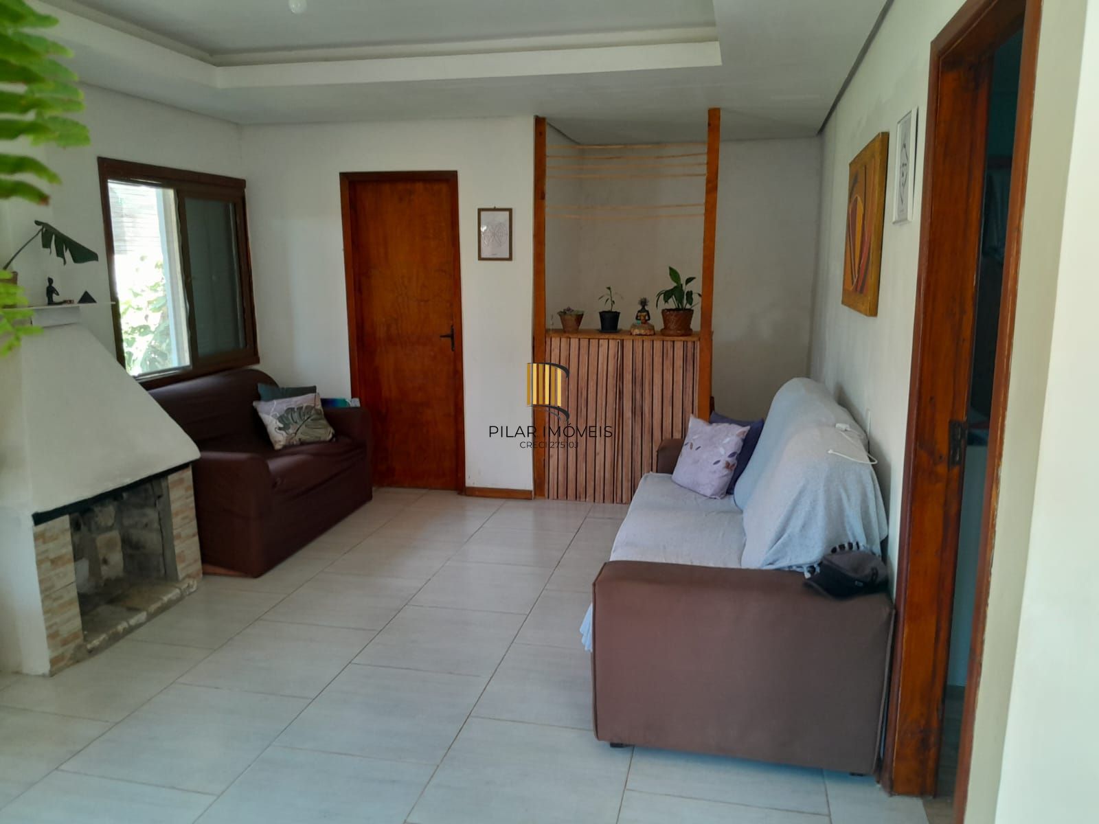 Casa 3 dormitórios no bairro Esmeralda
