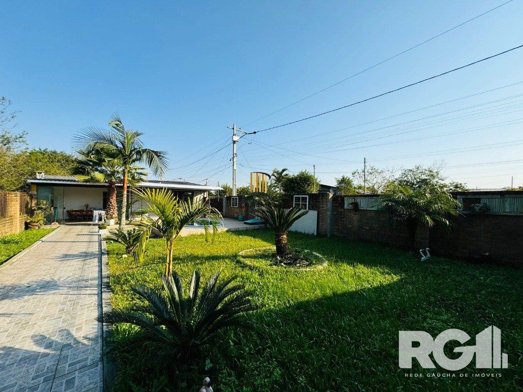 Casa 3 dormitórios no bairro Lami