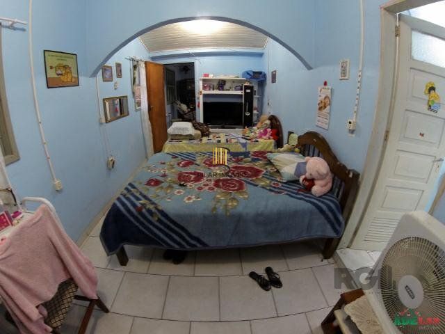 Casa 4 dormitórios no bairro Itapuã