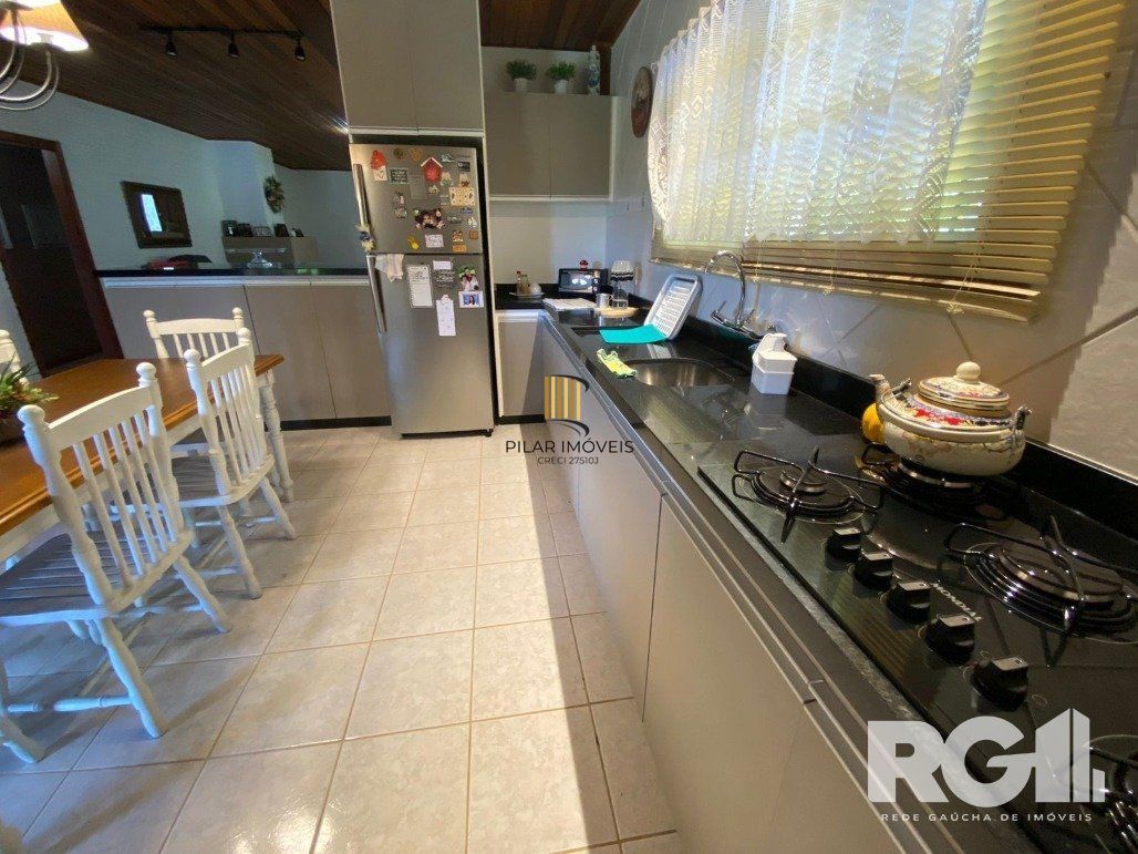 Casa 3 dormitórios no bairro Hípica