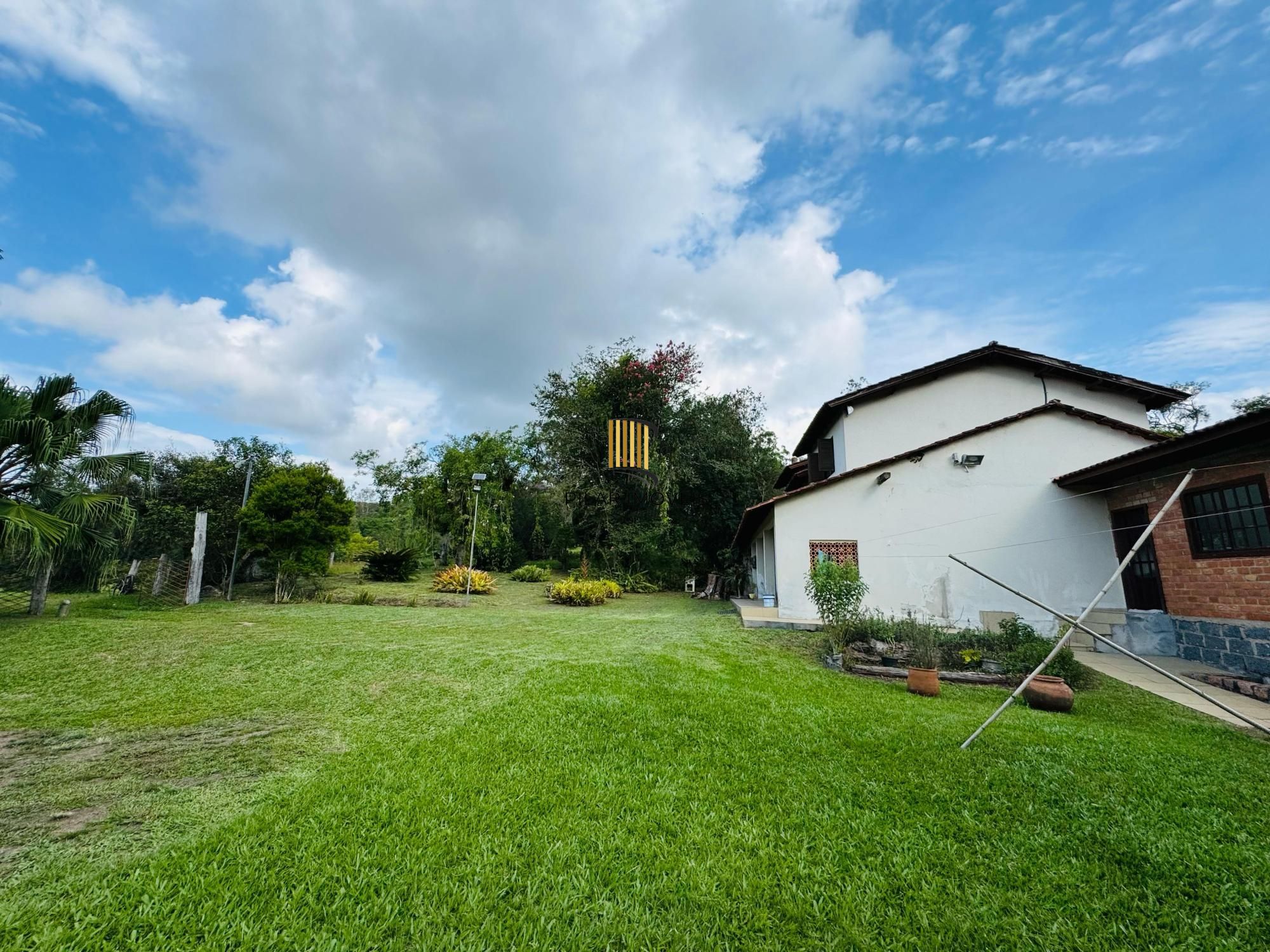Sítio 3 dormitórios no bairro Lomba do Pinheiro