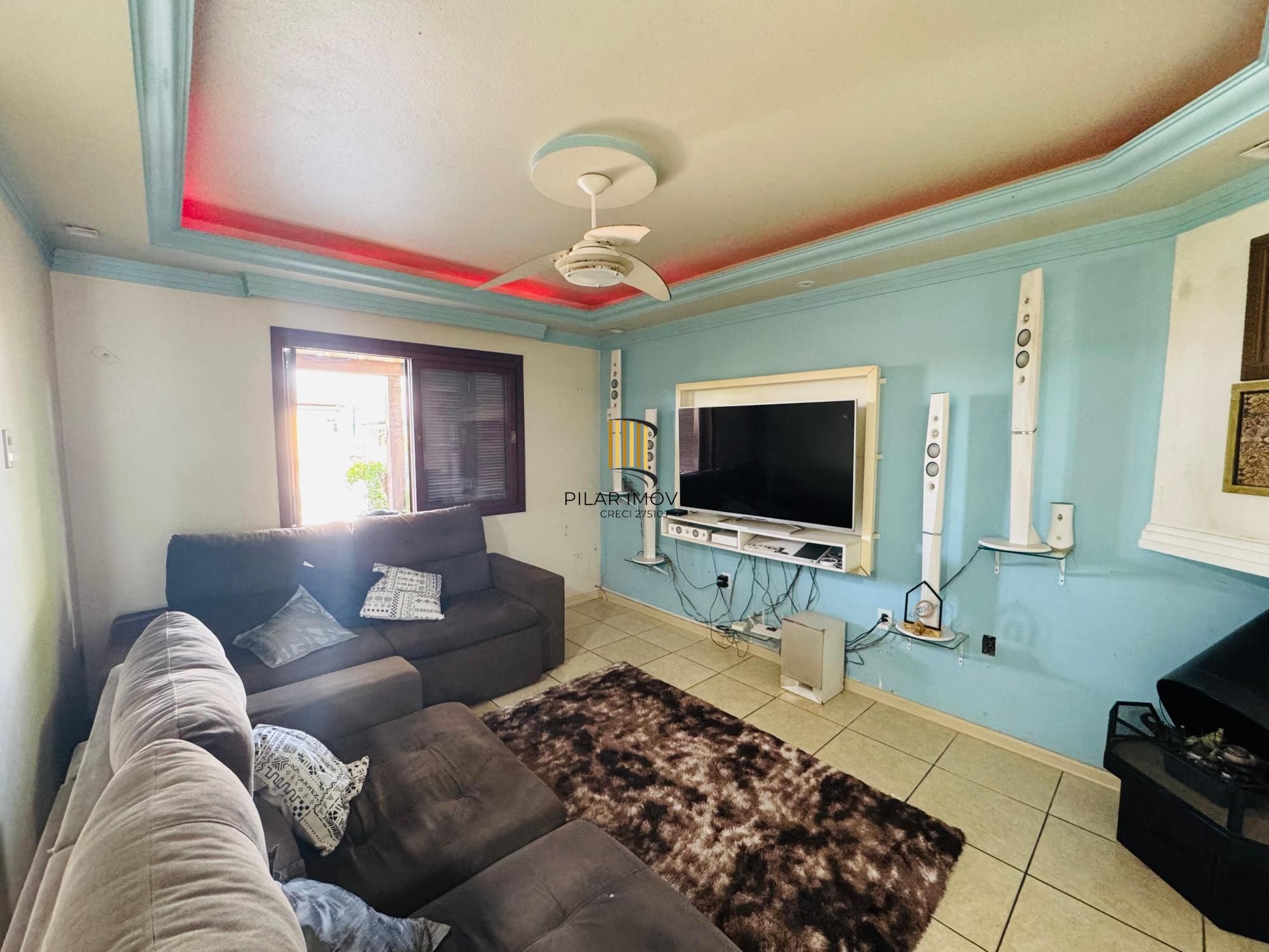 Sobrado 3 dormitórios no bairro Hípica