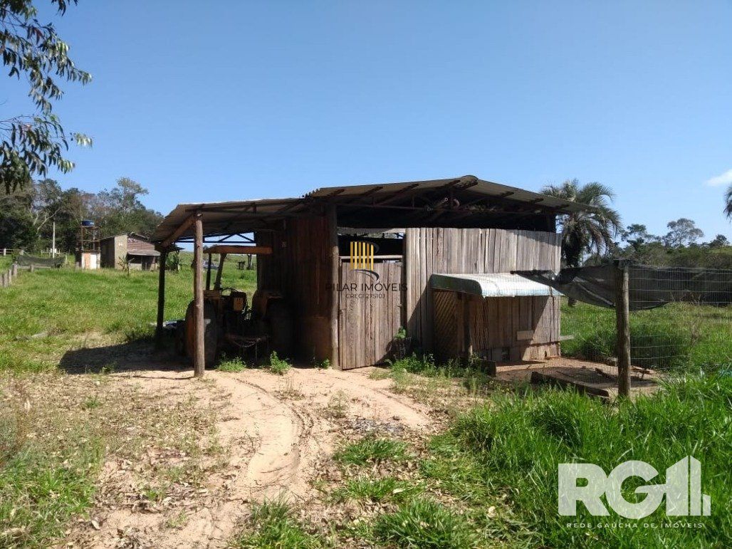 Sítio 2 dormitórios no bairro Lami