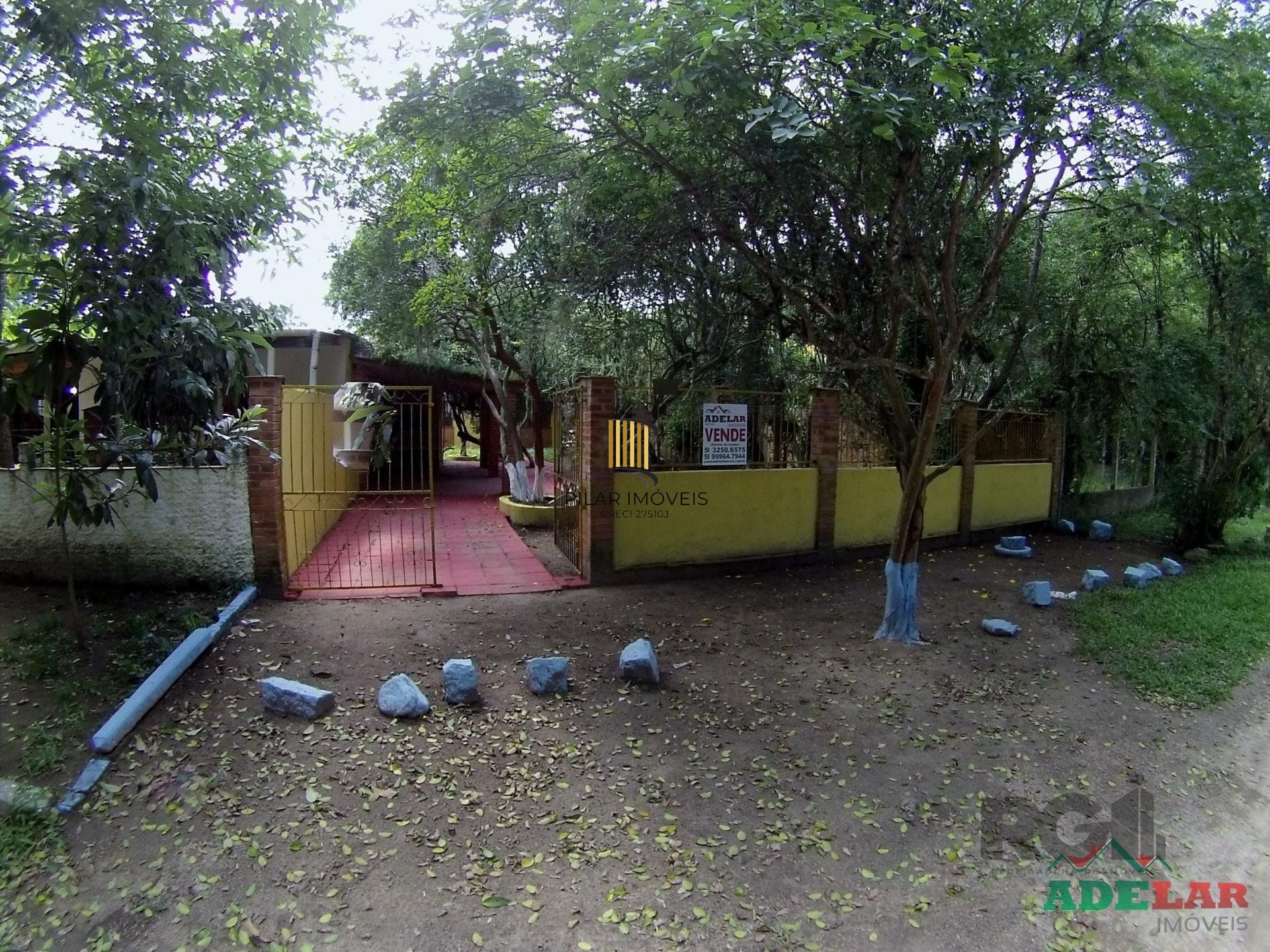 Casa 2 dormitórios no bairro Lami