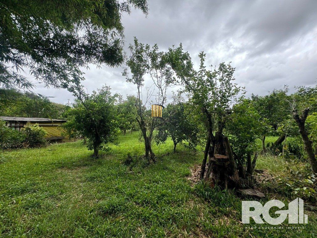 Sítio 1 dormitório no bairro Parque Florestal Itapuã