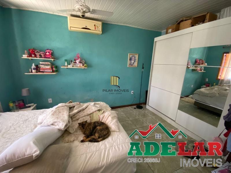 Casa 3 dormitórios no bairro Restinga