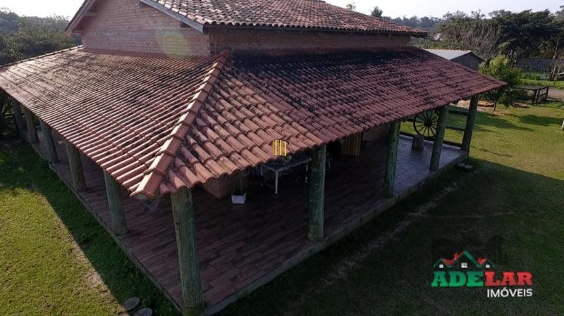 Sítio 2 dormitórios no bairro Lami