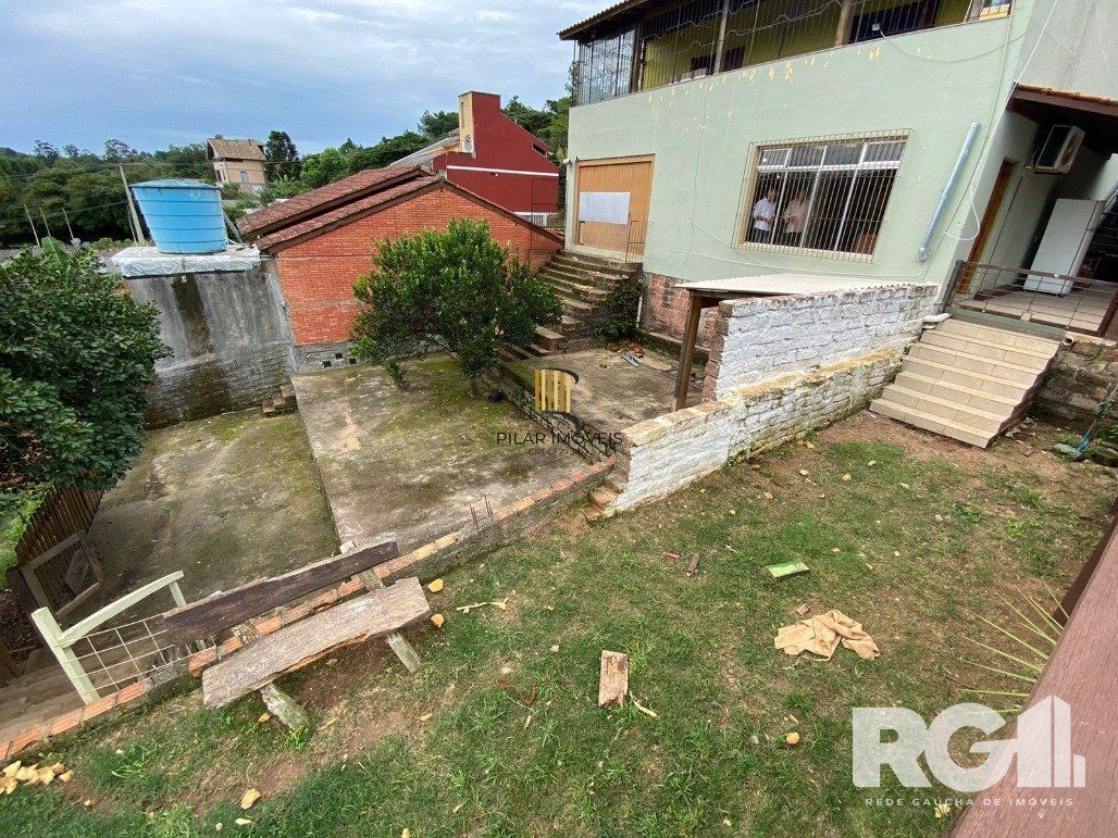 Casa 3 dormitórios no bairro Hípica