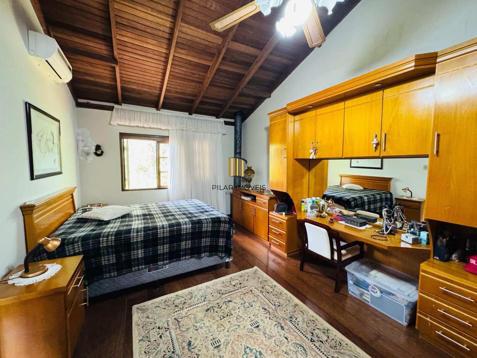 Sítio 3 dormitórios no bairro Lomba do Pinheiro