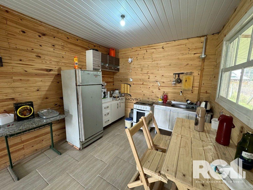 Casa 2 dormitórios no bairro Itapuã