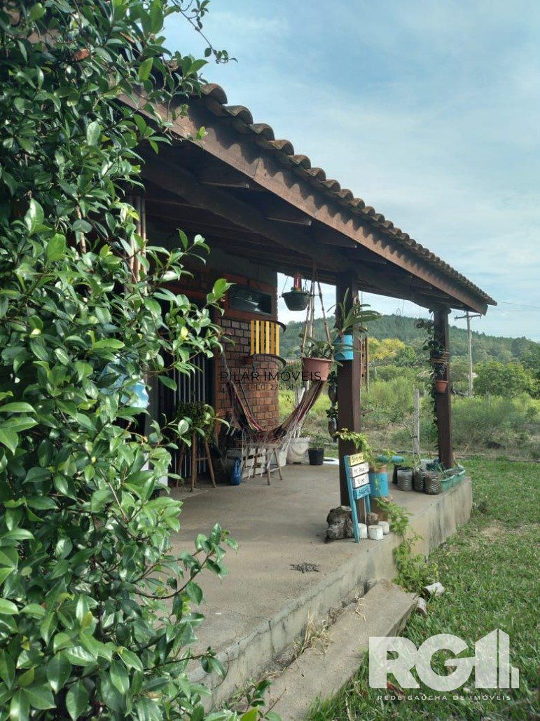 Sítio 2 dormitórios no bairro Parque Florestal Itapuã