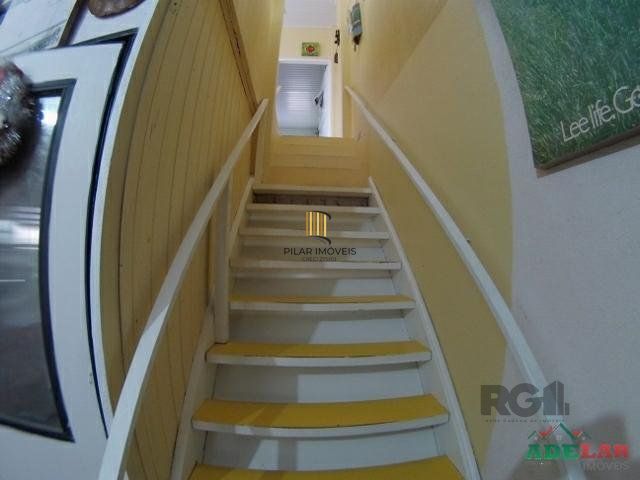 Casa 4 dormitórios no bairro Itapuã