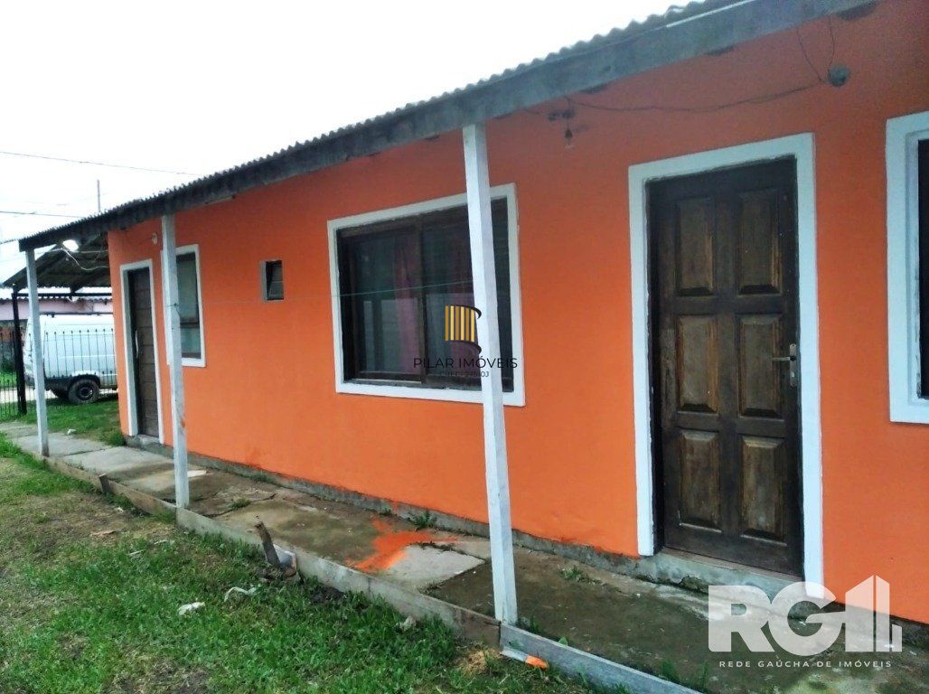Casa 2 dormitórios no bairro Lami