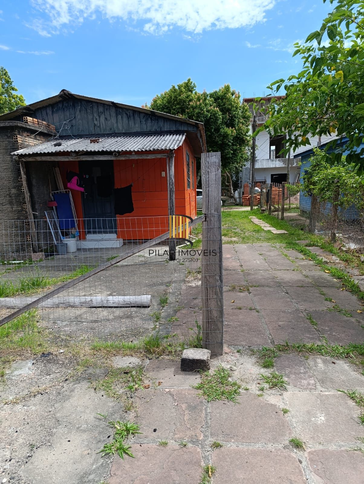 Casa 2 dormitórios no bairro Lami