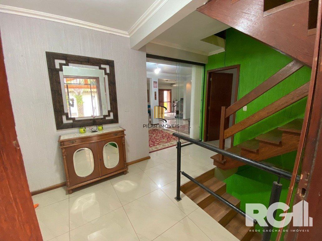 Casa 3 dormitórios no bairro Hípica