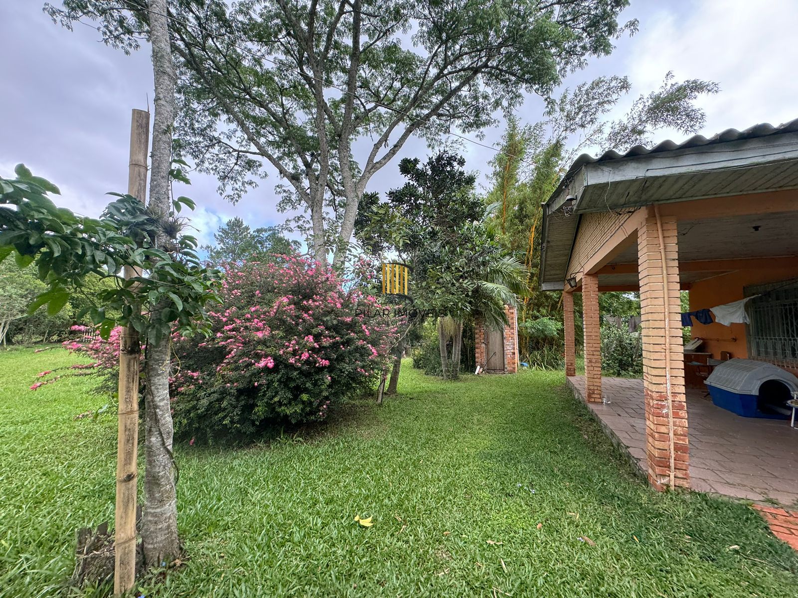 Sítio 1 dormitório no bairro Parque Florestal Itapuã