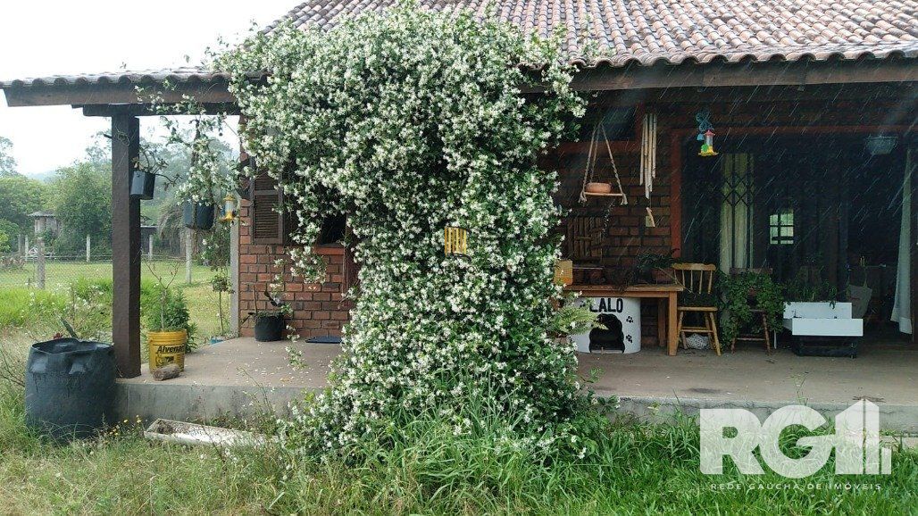 Sítio 2 dormitórios no bairro Parque Florestal Itapuã