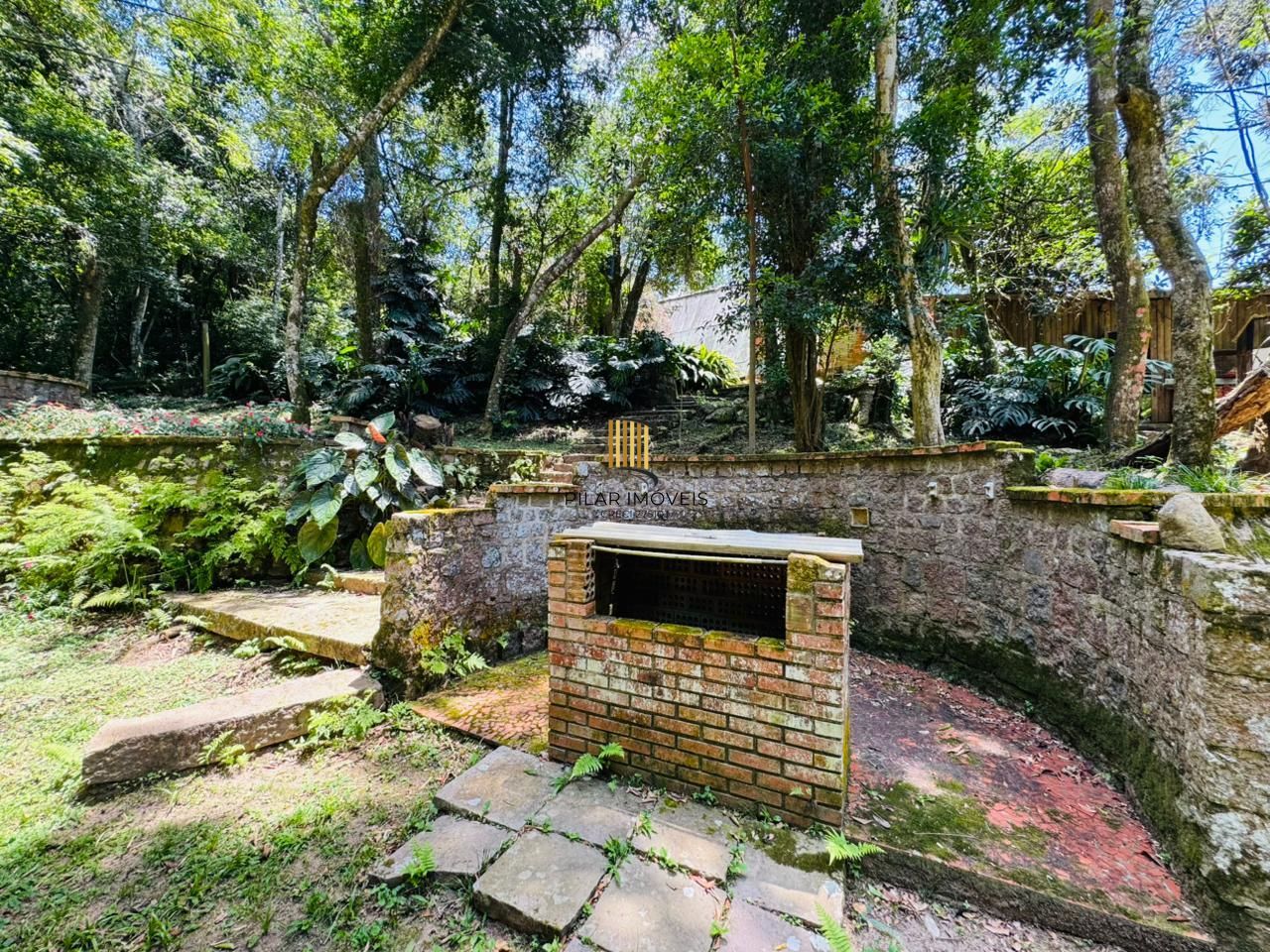 Sítio à venda na Estrada das Quirinas