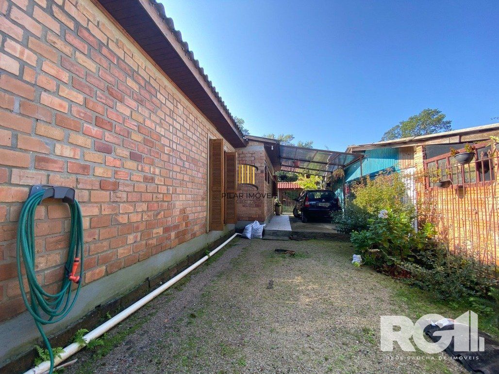 Casa 2 dormitórios no bairro Lami