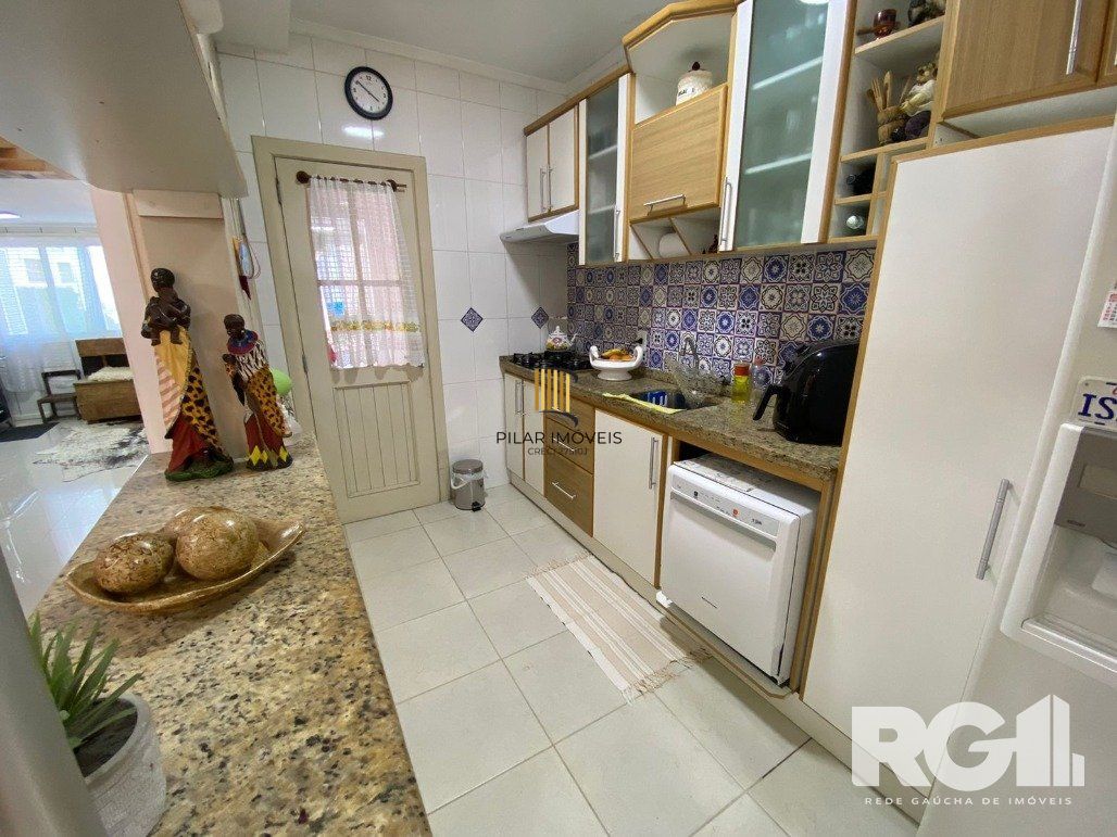 Casa 4 dormitórios no bairro Ipanema