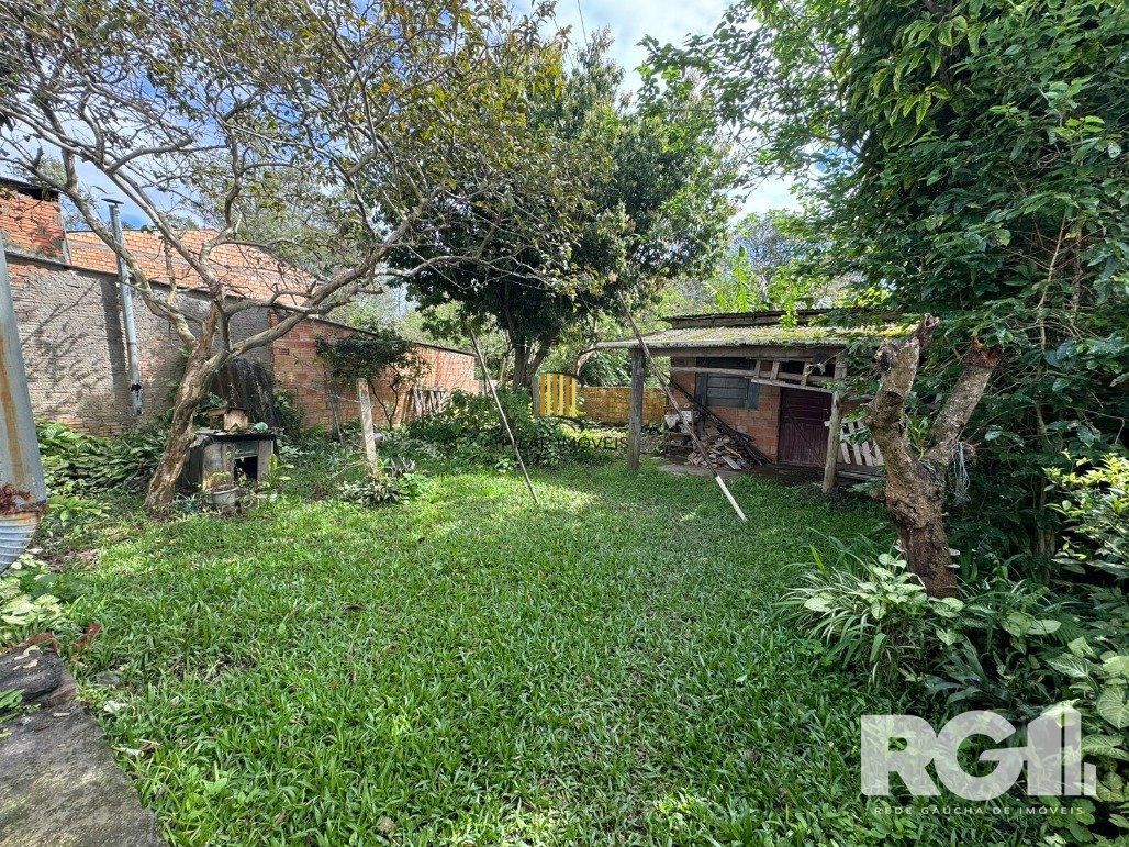 Casa 2 dormitórios no bairro Lami
