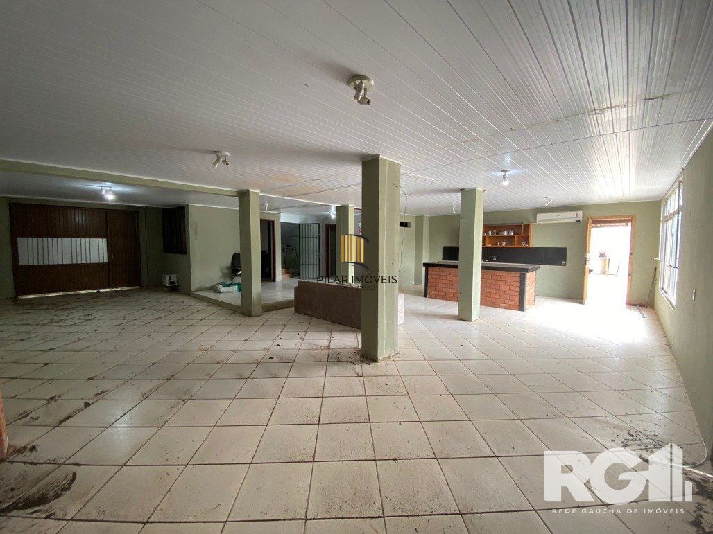 Casa 3 dormitórios no bairro Hípica