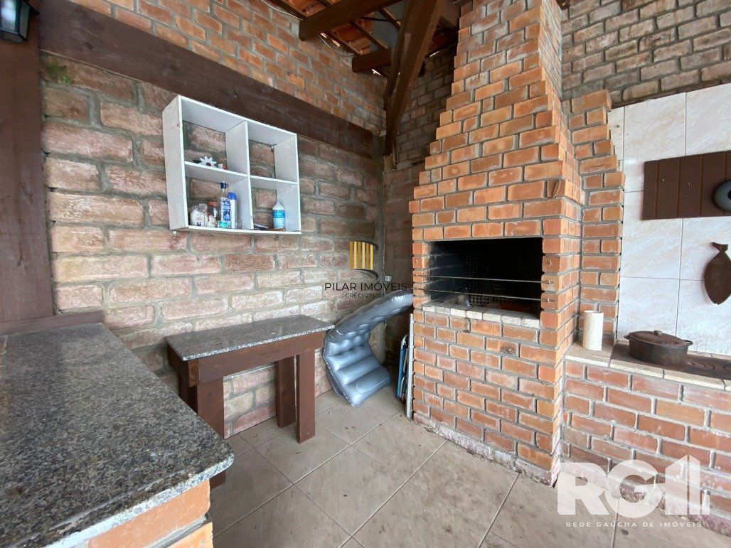 Casa 3 dormitórios no bairro Hípica
