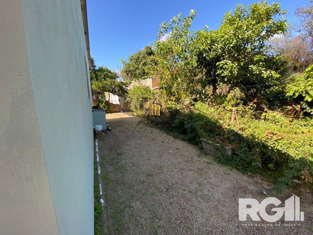 Casa 2 dormitórios no bairro Lami