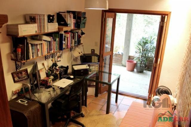 Casa 4 dormitórios no bairro Hípica