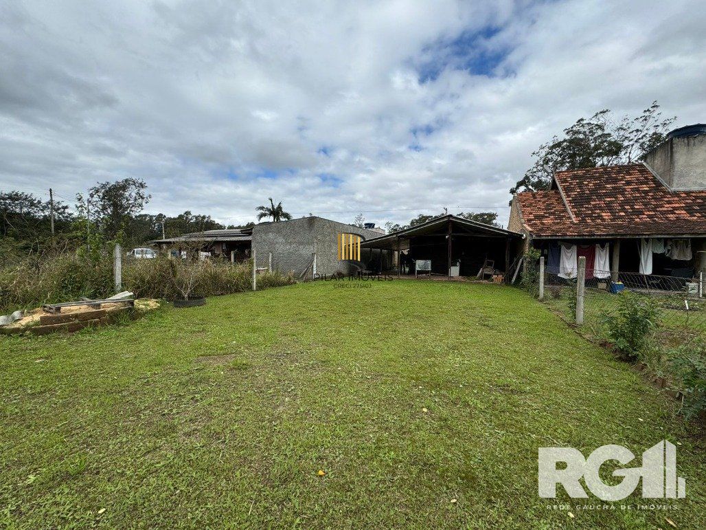 Casa 2 dormitórios no bairro Itapuã