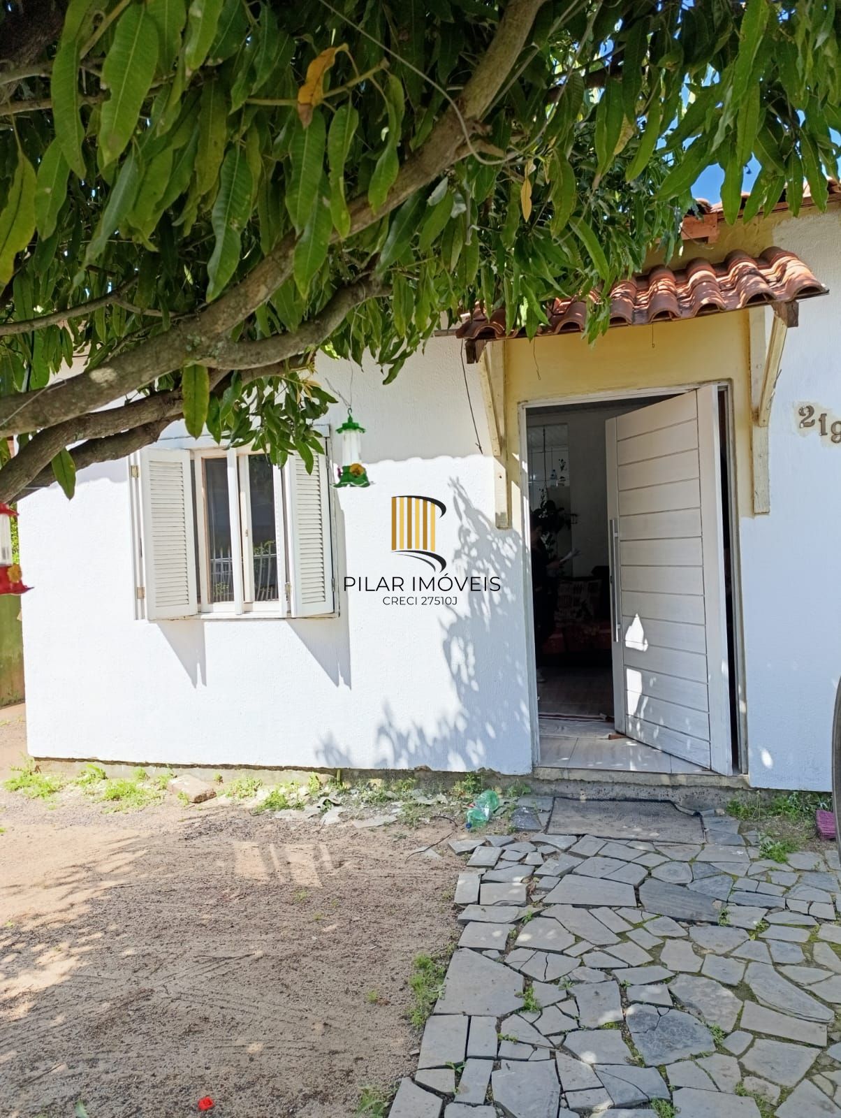 Casa 3 dormitórios no bairro Restinga