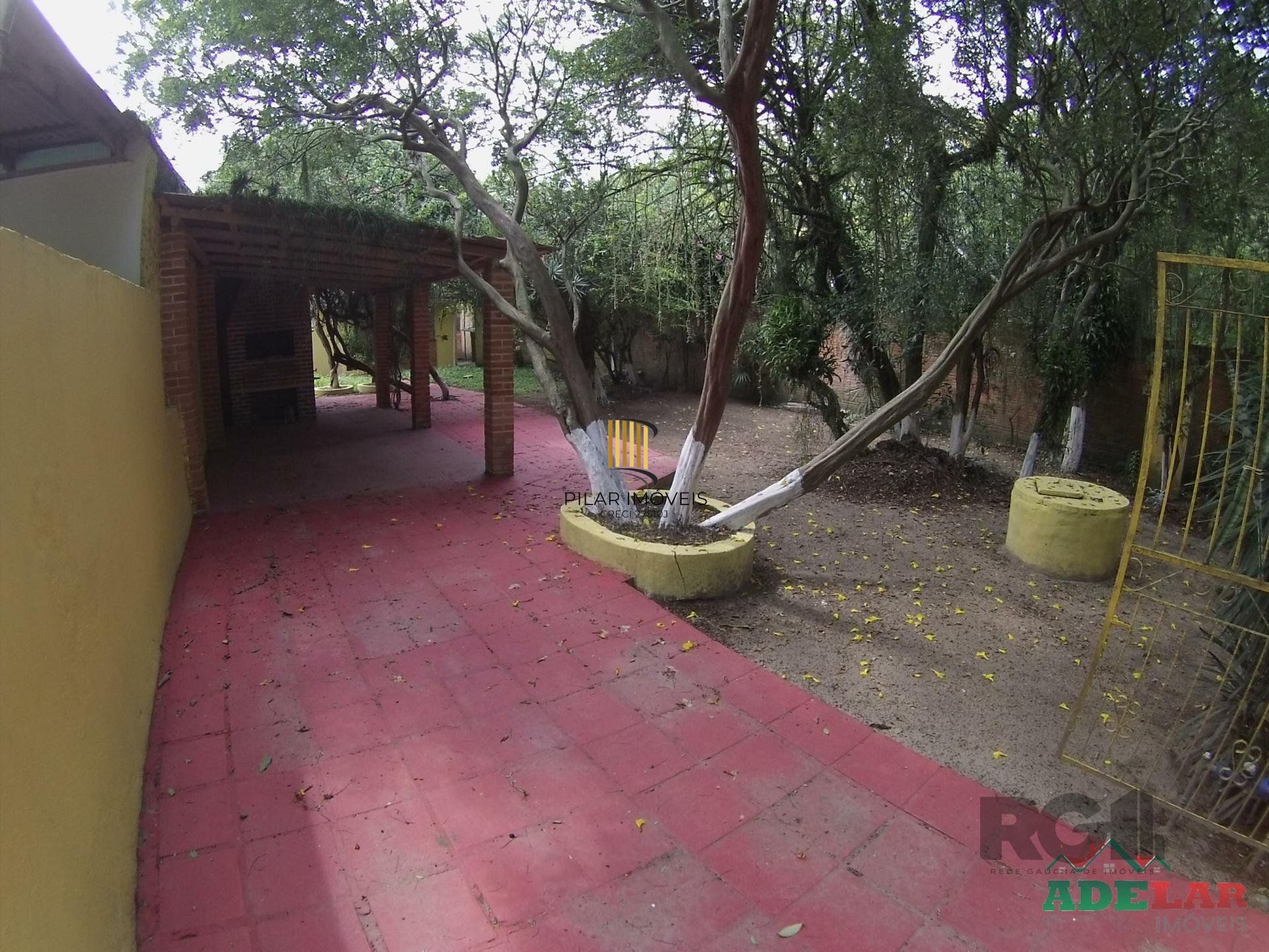 Casa 2 dormitórios no bairro Lami