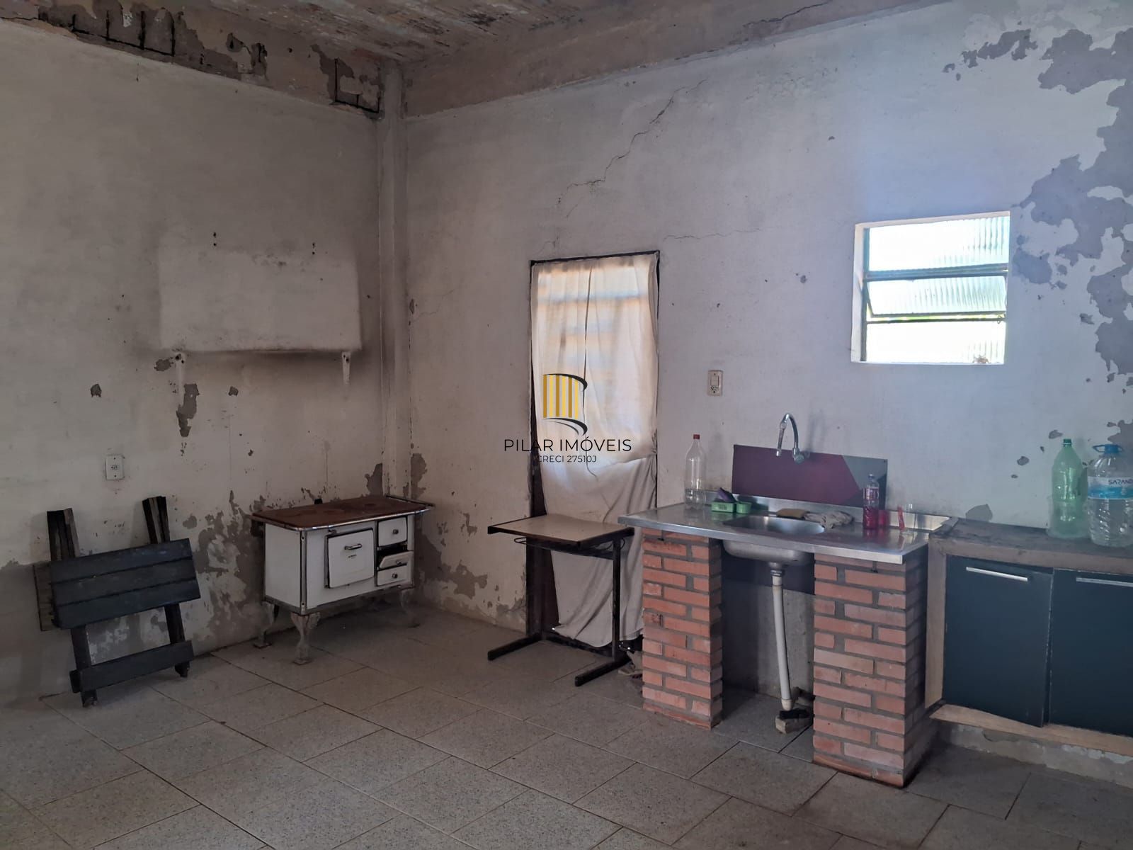 Prédio Comercial 2 dormitórios no bairro Centro (Itapuã)