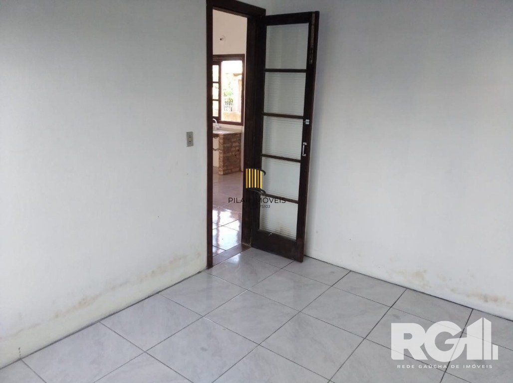 Casa 2 dormitórios no bairro Lami