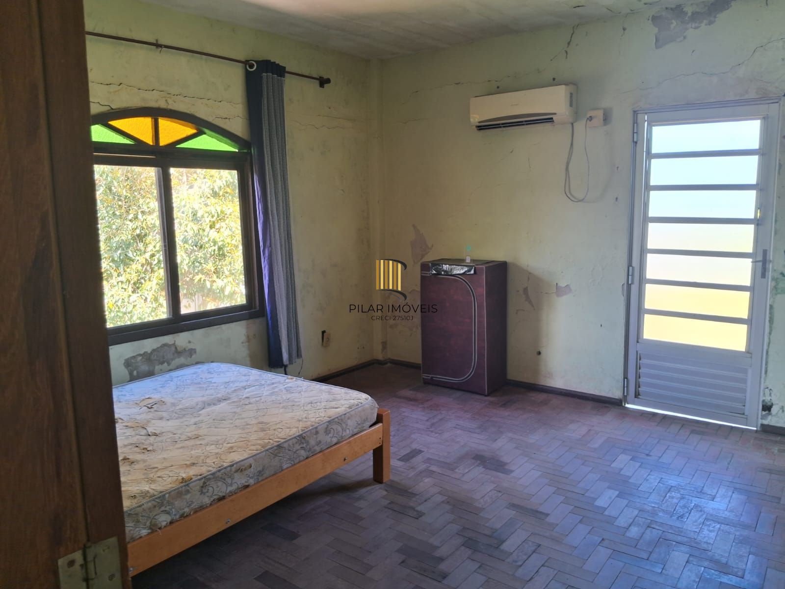 Prédio Comercial 2 dormitórios no bairro Centro (Itapuã)