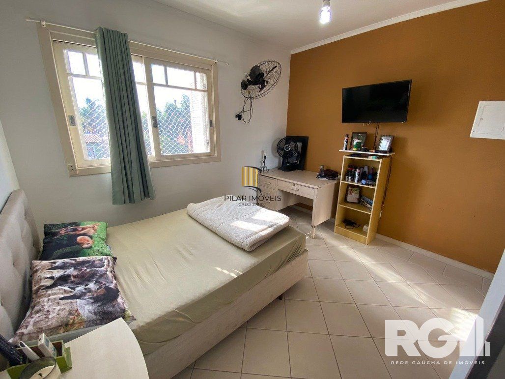 Casa 4 dormitórios no bairro Ipanema